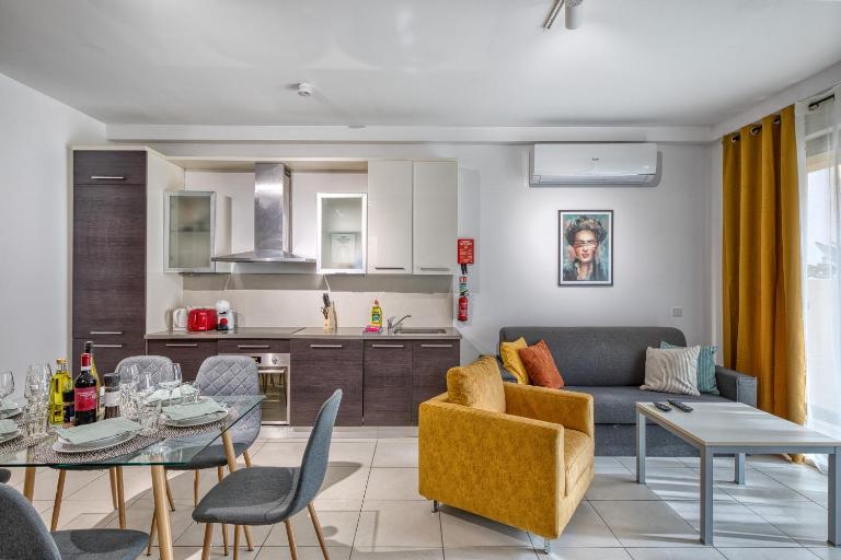 Spacious 2 bedroom apartment in Spinola Bay CGRE1 - B&B San Julian's
