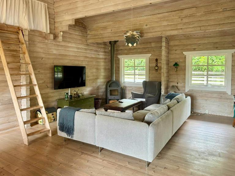Log Cabin With Activity Room Near Gudmindrup - Chambres d'hôtes Højby