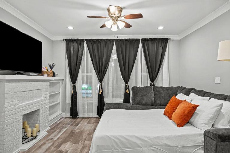 Little India Gem - Bollywood Retreat Near Markets - B&B Chicago