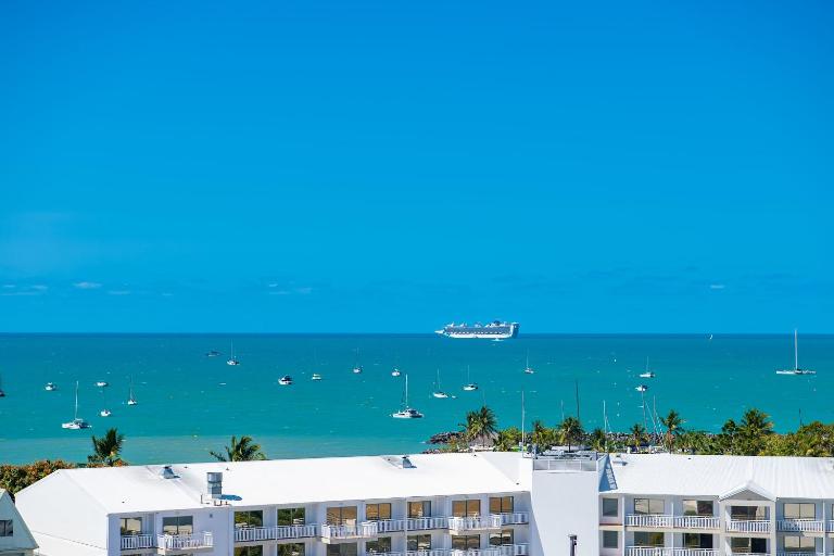 Ocean View Studio 14A KIDS STAY FREE - B&B Airlie Beach