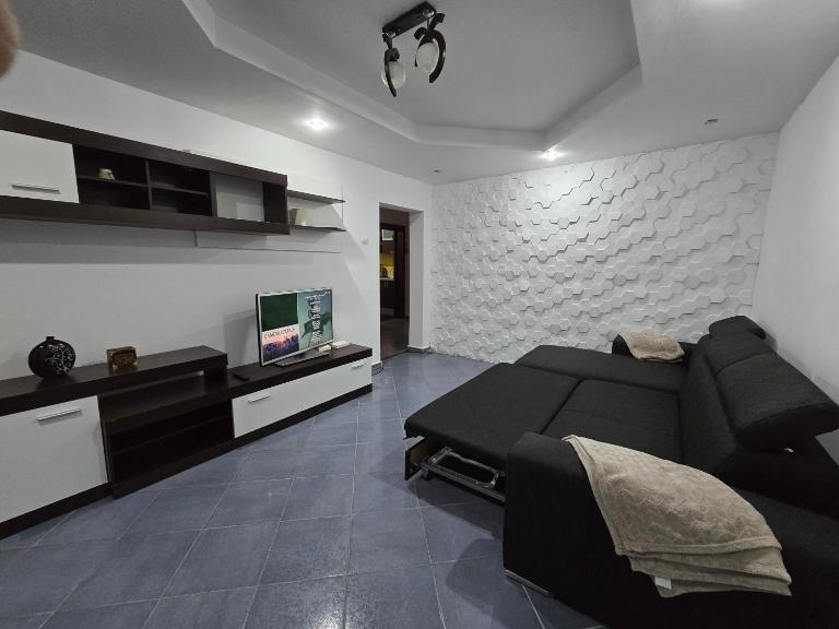 AARON Apartament - B&B Craiova