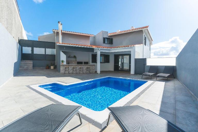 Breeze House 1 by Atlantic Holiday - B&B Caniço