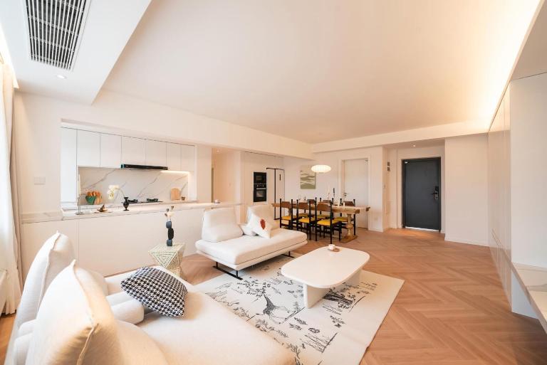 Pure home-Shanghai core high-floor house, large area, near Yuyuan Garden, the Bund People's Square,Commanding Panoramic Night of the Pearl Tower,Enjoying the stunning views of the Bund - Ferienwohnung Shanghai