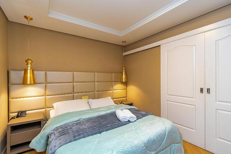 Apartamento 1 Quarto com Vaga no Batel - LUC0108 - B&B Curitiba