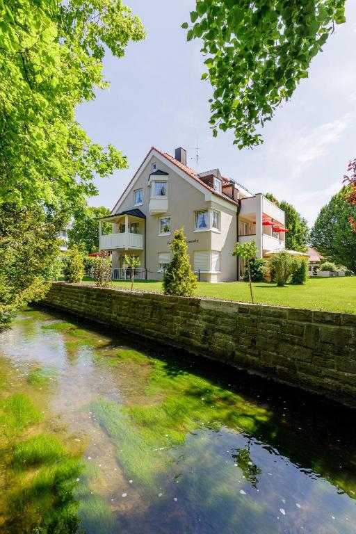 Haus am Mühlenweg - neue, sonnendurchflutete Appartements mit Aufzug und Tiefgarage - barrierefrei - Bed and Breakfast Bad Wörishofen