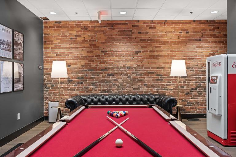 French's Luxury Condo - Steps from Broadway - B&B Nashville