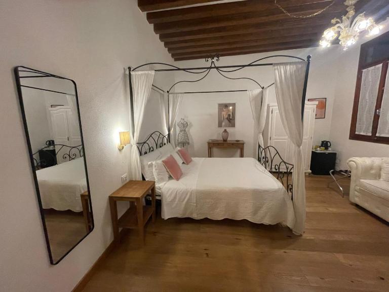 Residenza Corte Antica B&B - Bed and Breakfast Venetië