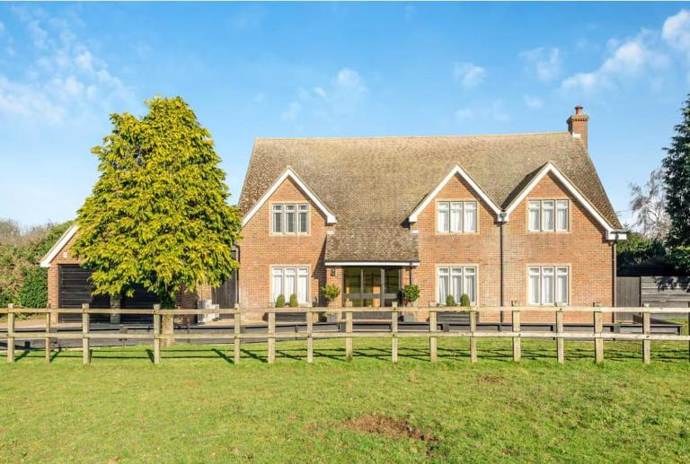 Denmark House - 9 bed property with snooker room - Chambres d'hôtes Chatham