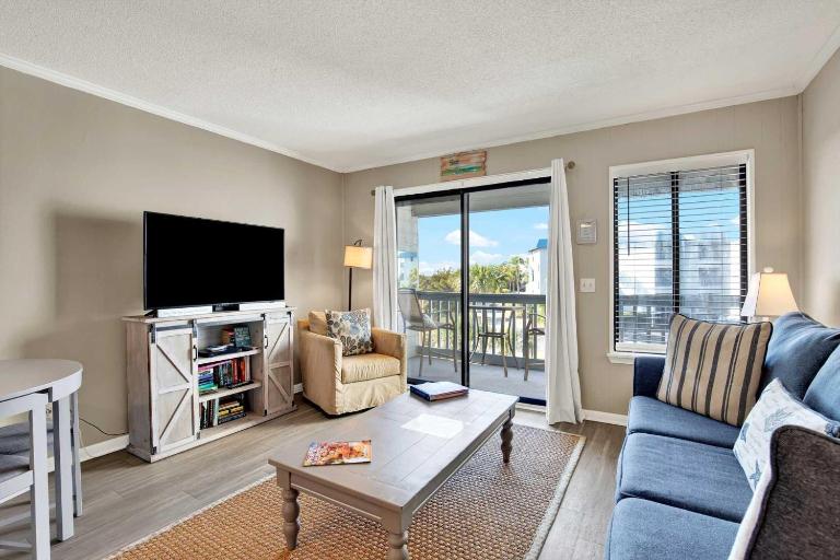 Savannah Beach & Racquet Club 204A - B&B Tybee Island