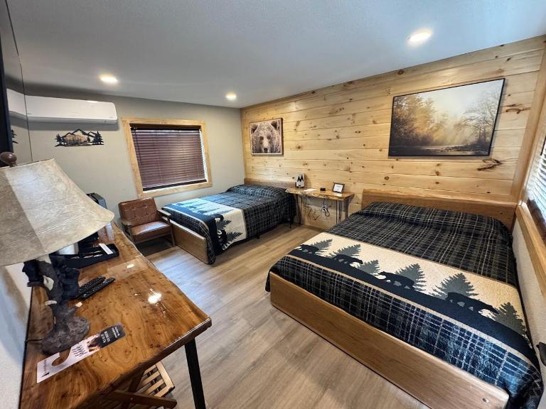 Sleepy Bear Inn - Bed and Breakfast Spencerport