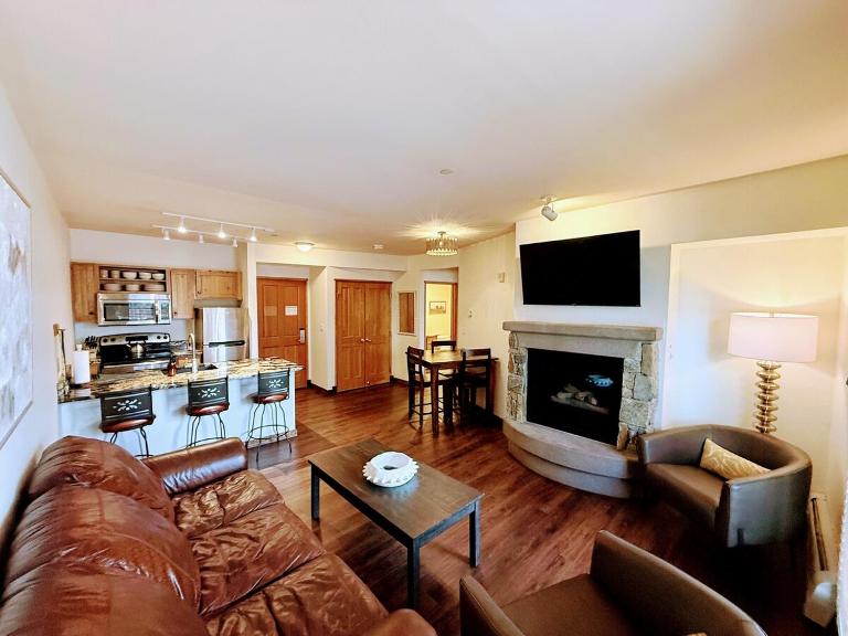 Center of all, Village View, Steps from Gondola! - Chambres d'hôtes Keystone