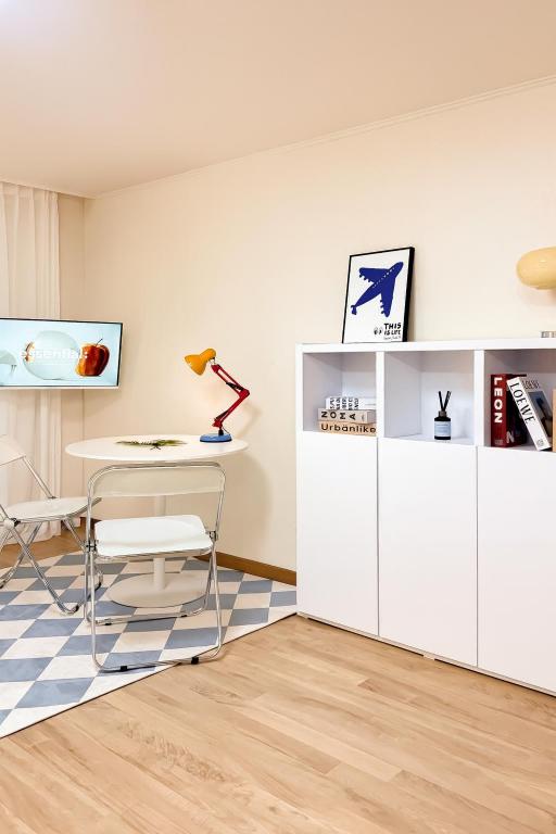 1'Near Hongdae Station, 30sec on foot - B&B Seul