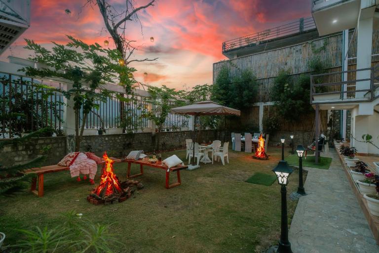 PUNTUSH By The StayCationer - Bed and Breakfast Dehradun