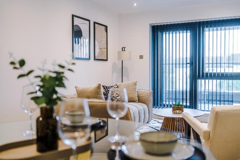Stylish Leeds City Centre Apartment with Terrace and Free Secure Parking - B&B Leeds