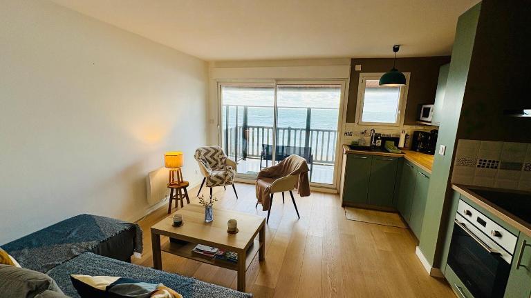 Le Panorama, confortable appartement - accès direct à la plage - B&B Bernières-sur-Mer