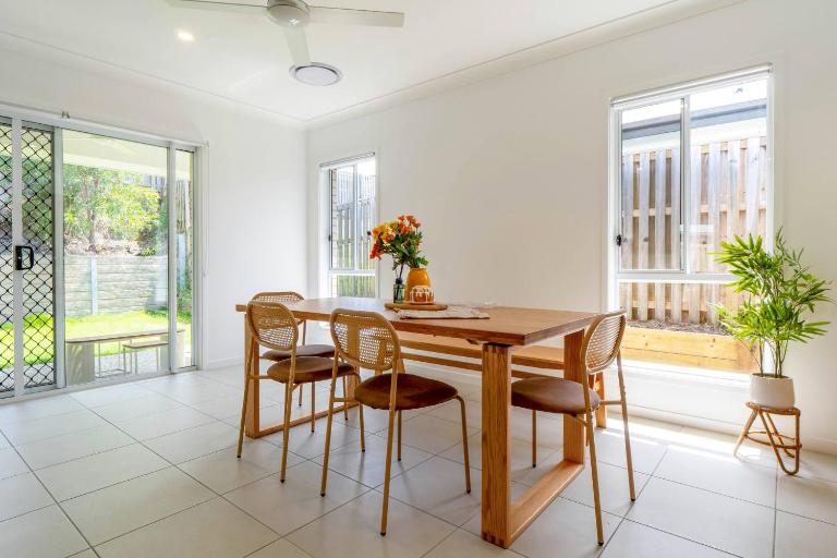 Contemporary 4BR Logan Reserve Home with Parking & Open Living - B&B Beacon