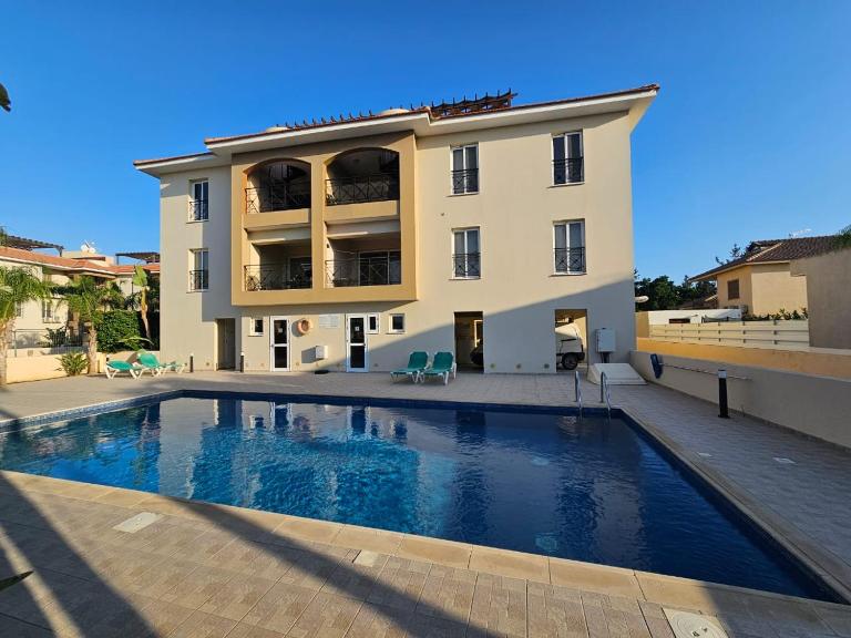 Horizon View Apartment Kiti With Communal Pool - B&B Kiti, Cyprus