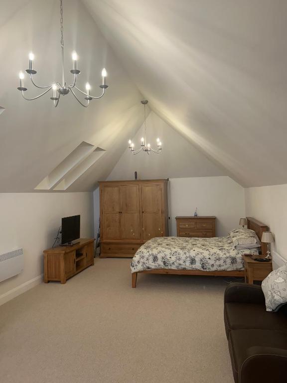 Charming King Bed Ensuite Studio in Peaceful West Challow - Ferienwohnung Wantage