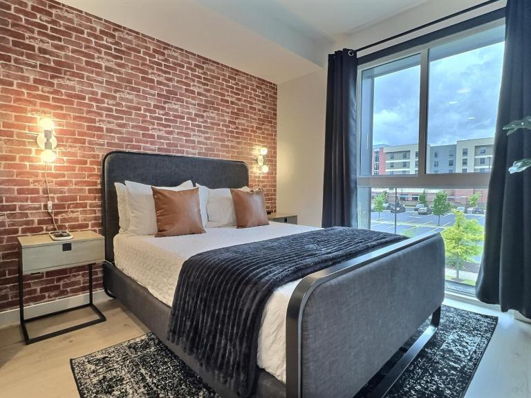 Railroad Park Reset, Modern Space - B&B Birmingham