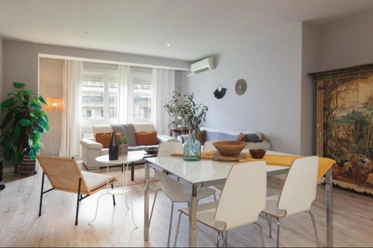 Diagonal Avenue Apartment - Chambres d'hôtes Barcelone