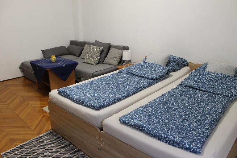 Fecske Apartman - B&B Szolnok
