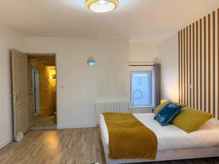 Maison - La Pierre de Valognes - à 4 min de la gare - Bed and Breakfast Valognes