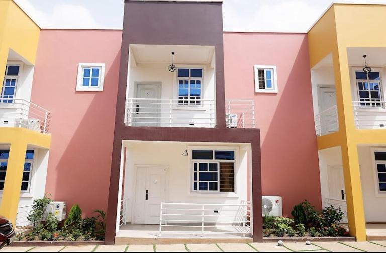 Two Sisters Villa - B&B Accra