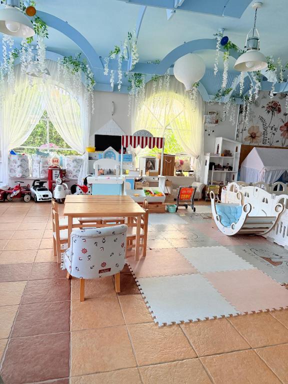 Niebieski Domek - Gościmy tylko Dzieci z Rodzicami - u nas dzieci to VIPy! - B&B Jastrzębia Góra