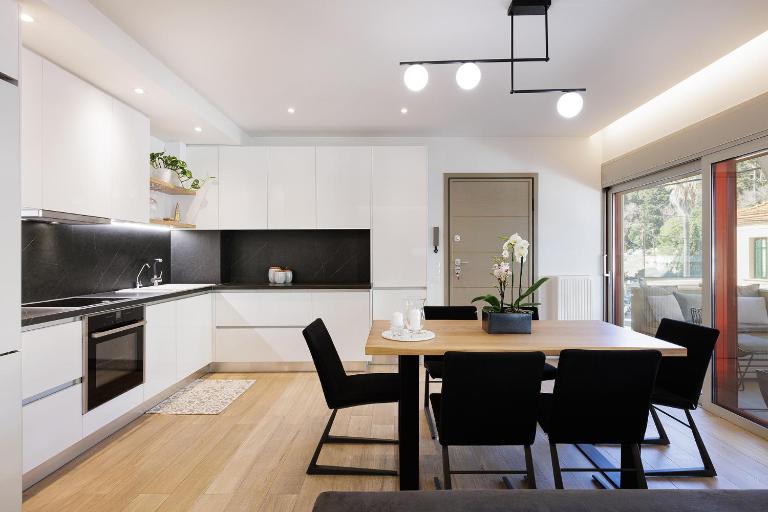 A Luxury Retreat in Corfu Town by Konnect, One-Bedroom Apartment - Bed and Breakfast Karyófyto