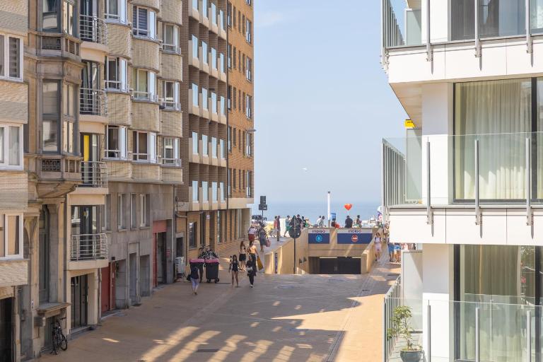 LECOMTE - New Helmond 219 - B&B Ostend