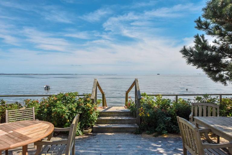 Waterfront with Private Beach Stunning Views - B&B Provincetown