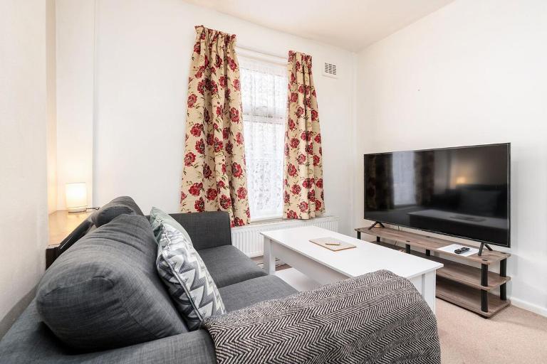Convenient 2BR House with Great Transport Links - Bed and Breakfast Chester