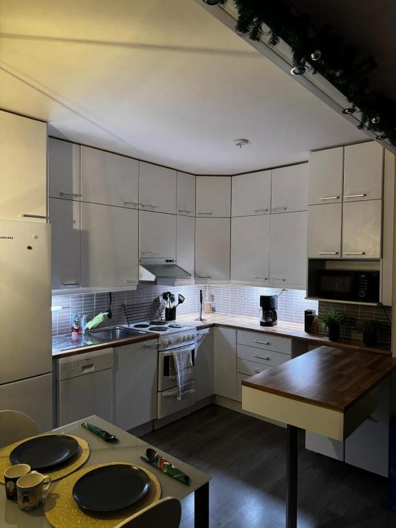 Aurora Apartment Lanttotie I Private Sauna I Free Wi-Fi and Parking! - Bed and Breakfast Rovaniemi