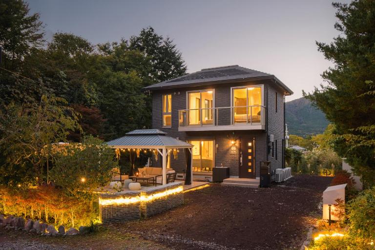 Guest Villa 箱根仙石原高原 - B&B Hakone