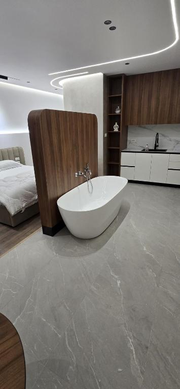 STAY-FIVE Brand New 2 Modern Studios in Tirana Center - Self check-in - B&B Tirana