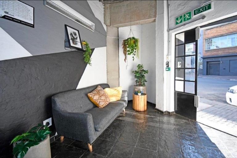 Simple and affordable in Maboneng - B&B Johannesburg