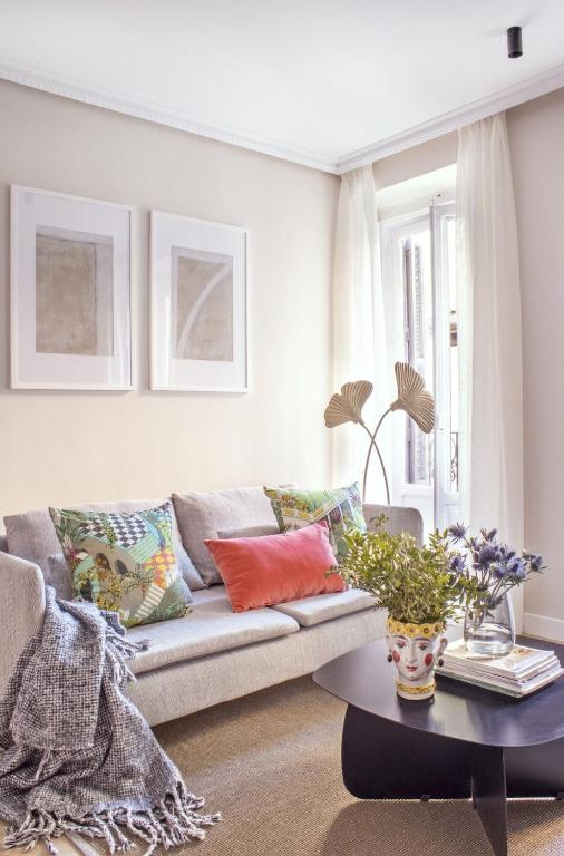 Brigth Stylish - 2Bedrooms 2Bathrooms - Malasaña - B&B Madrid