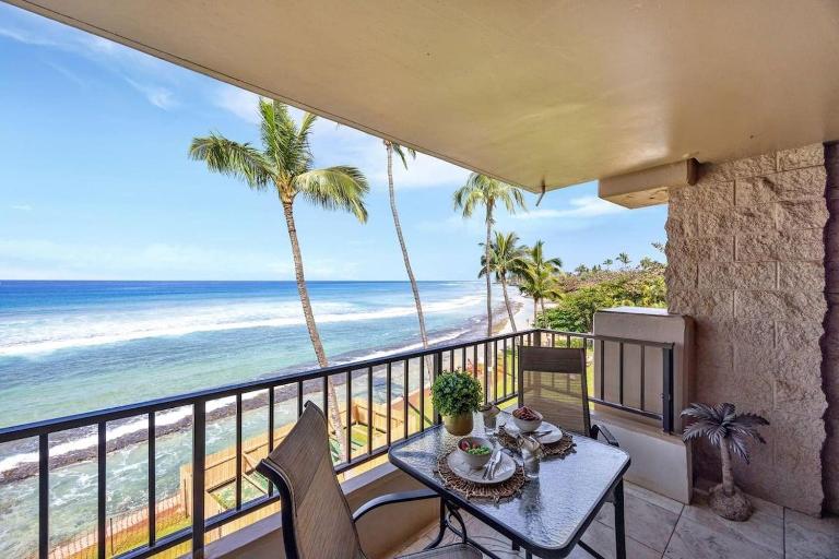 Paki Maui 301 · Direct Oceanfront Views Remodeled 2BD Condo - B&B Kahana
