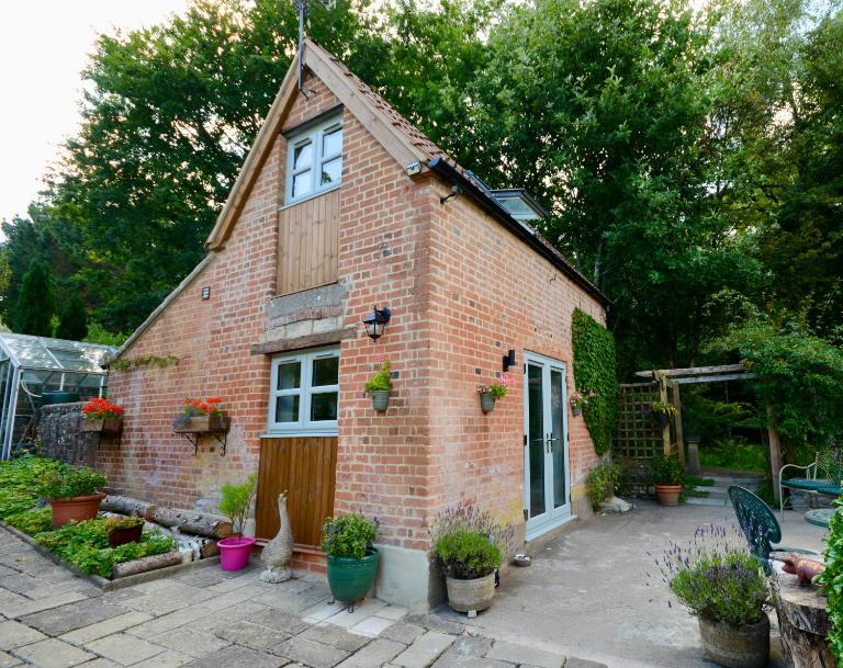 The Old Pigsty Dorset recently converted near Sherborne & Dorchester - B&B Buckland Newton