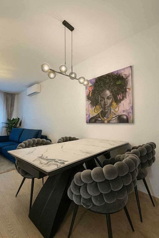 Luxury 2-bedroom apartment with balcony - B&B Bratislava