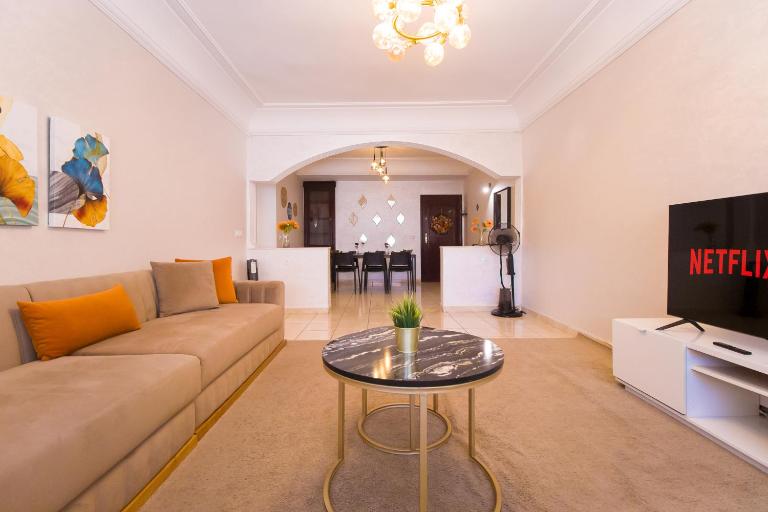 Spacious 3BR - Parking - Central - 4 min Stadium - B&B Tangier