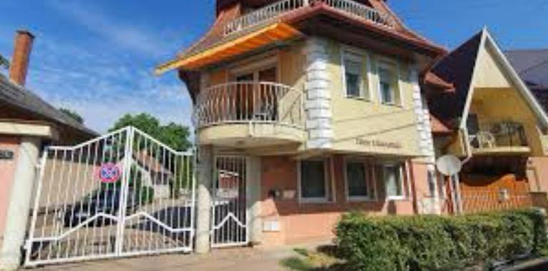 Lupo apartman - Ferienwohnung Hajduszoboszlo