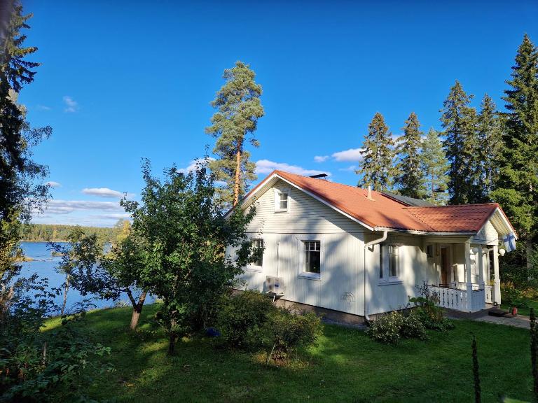 Villa Karhurinne - B&B Lempäälä