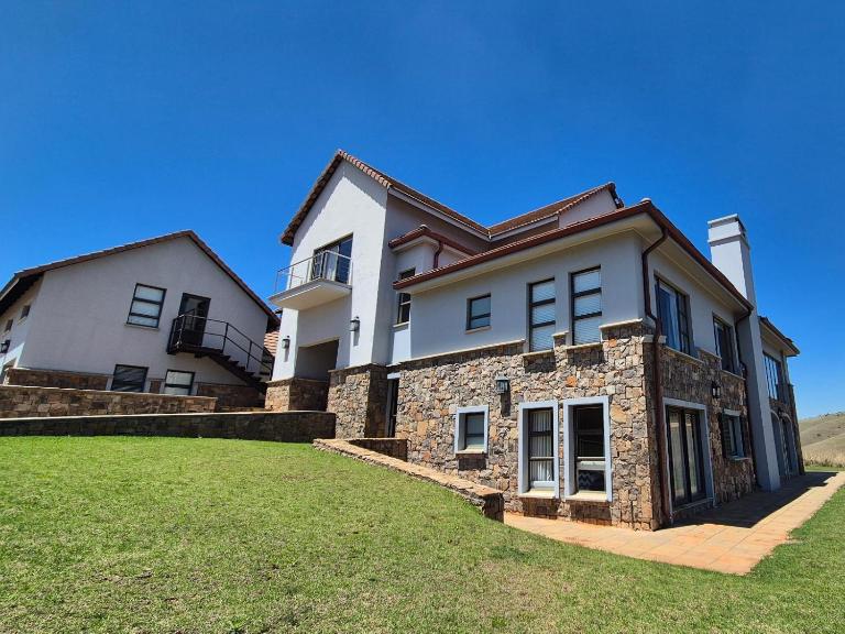 Deluxe Suite at in Highland Gate Golf and Trout Estate 1135 - Ferienwohnung Dullstroom