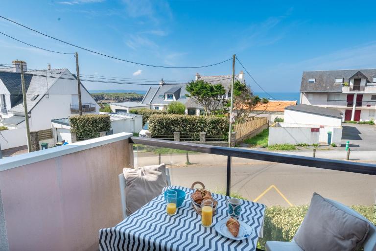 Appartement Cosy vue mer, plage à pied par Groom - Chambres d'hôtes Ploemeur