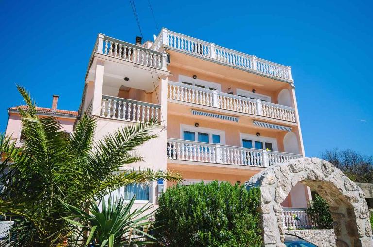Apartment in Crikvenica 39210 - B&B Cirquenizza