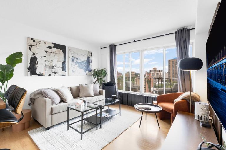 Downtown Montreal Horizon Suite With Parking - B&B Montreal