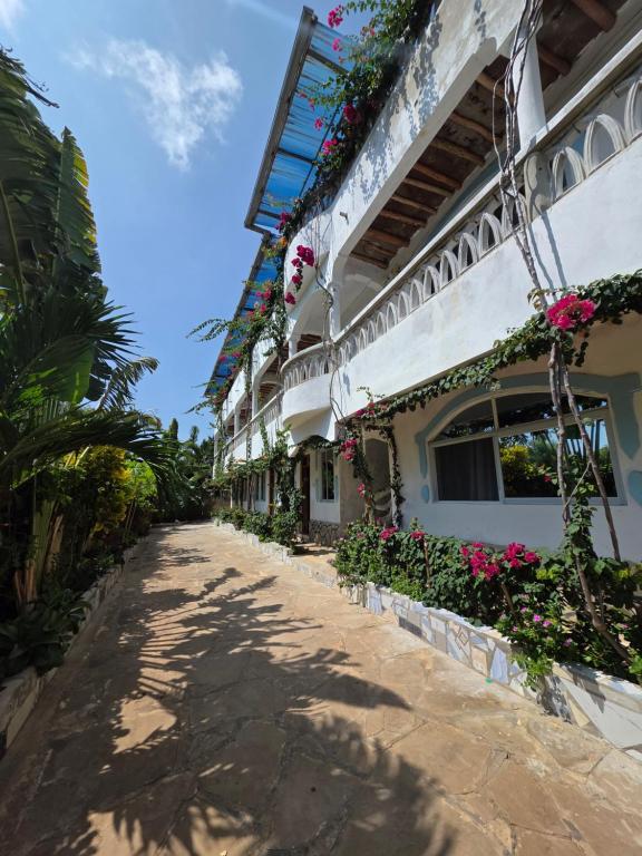 CASA BOUGAN APARTMENTS - Bed and Breakfast Diani Beach