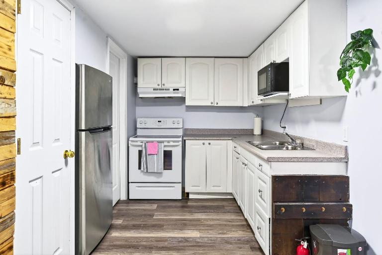 Cozy 2-BR Abby's Lodge in Downtown Fredericton - B&B Fredericton