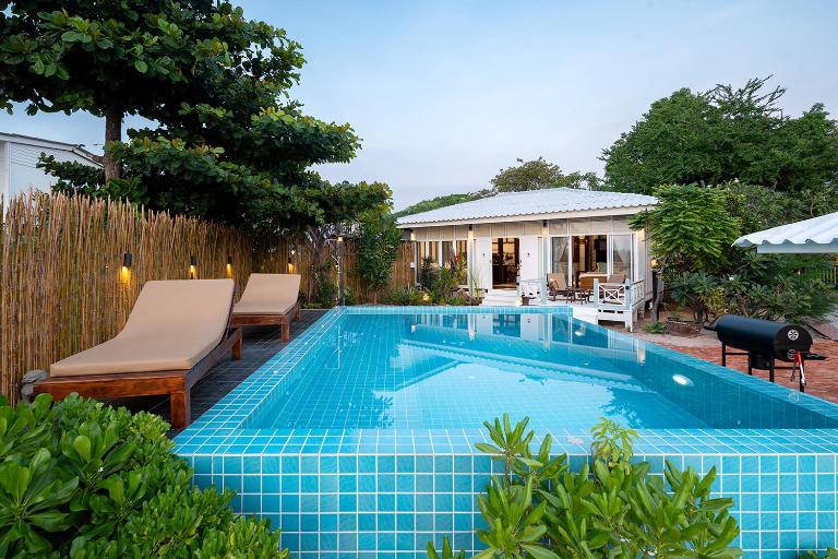 Vintage Beachfront Pool villa Huahin Kitchen&BBQ - B&B Hua Hin